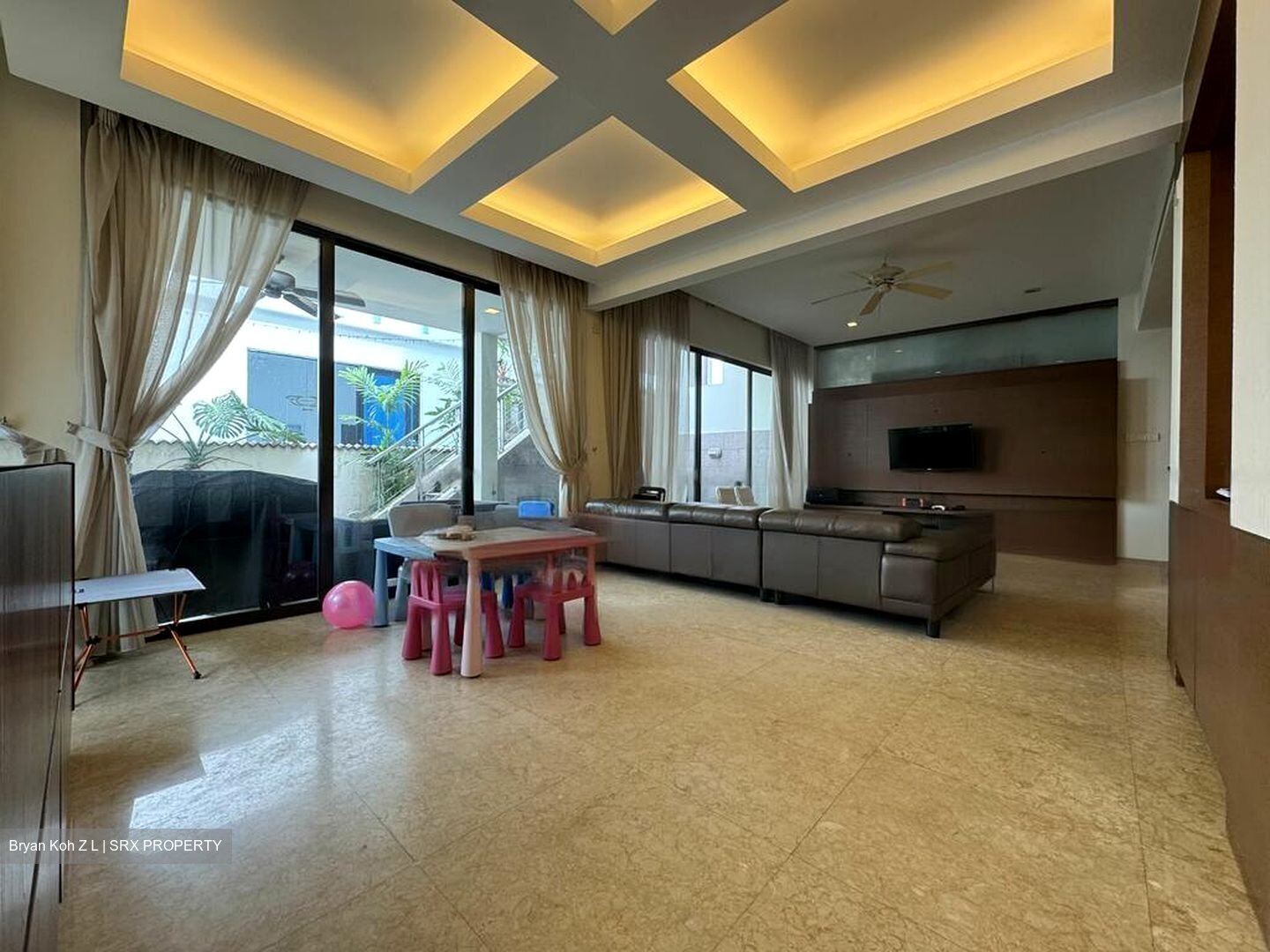 Sennett Avenue (D16), Semi-Detached #432282321